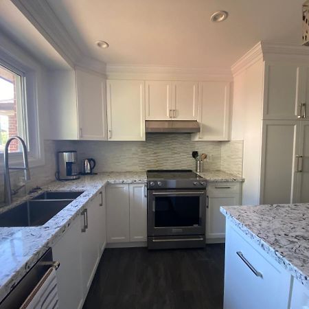 Yonge And Finch Subway !L Spacious & Bright Private Bedroom With Shared Amenties Toronto Eksteriør billede