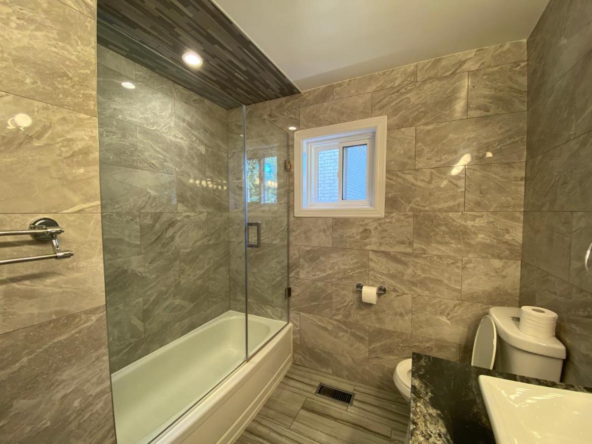 Yonge And Finch Subway !L Spacious & Bright Private Bedroom With Shared Amenties Toronto Eksteriør billede