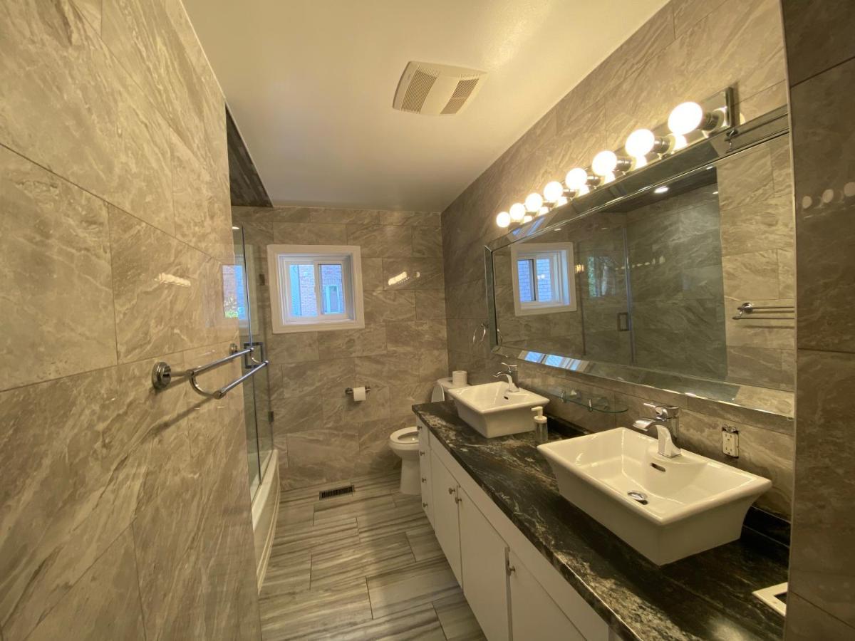 Yonge And Finch Subway !L Spacious & Bright Private Bedroom With Shared Amenties Toronto Eksteriør billede